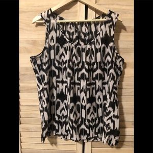 ♦️♦️♦️♦️♦️Black & White Sleeveless Blouse